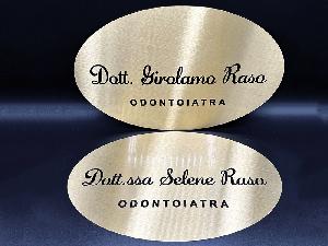 Targa incisa in ottone satinato