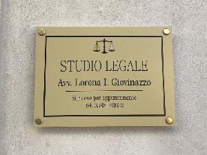 Realizzazione targa in dibond alluminio con distanziali - Studio Legale